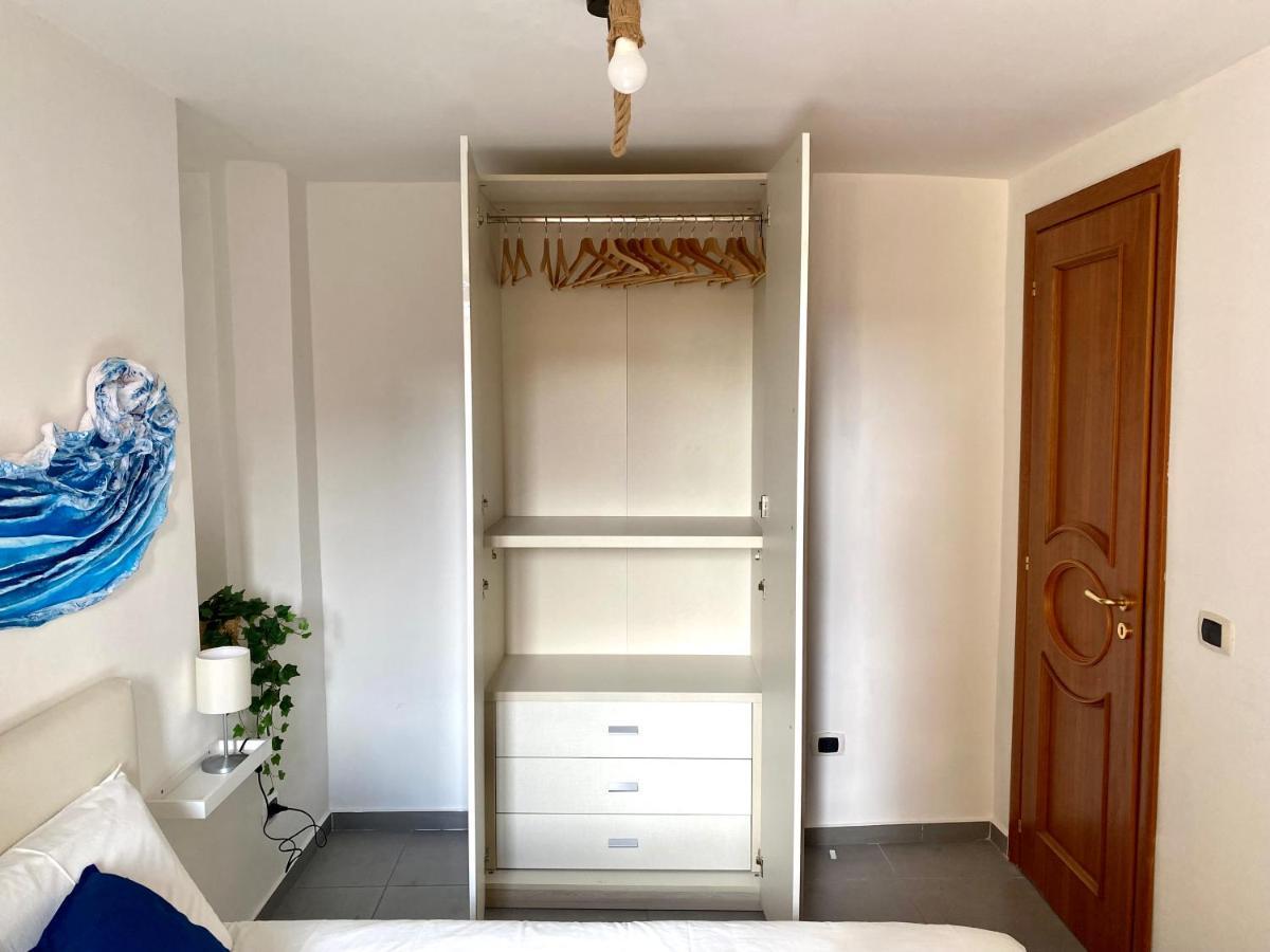 Casa Con Terrazzo In Centro Apartment Naples Luaran gambar
